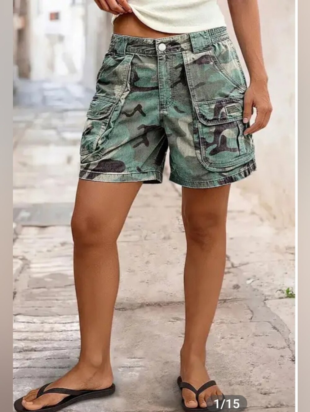 Flamingals Camo Pattern Shirred Mid Waist Mid Thigh Cargo Shorts NWT Large